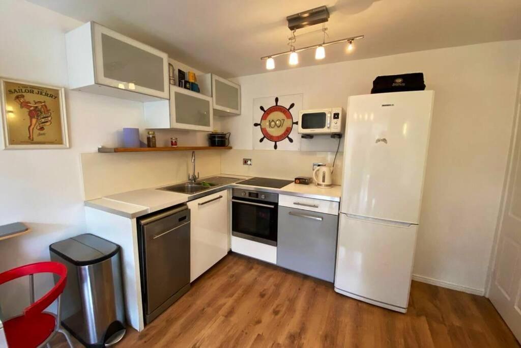 Two Bedroom Garden Flat in Zone 2 London Exterior foto